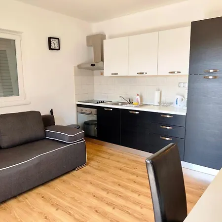 Apartments With Parking Space Primosten - 27854 Apartment *